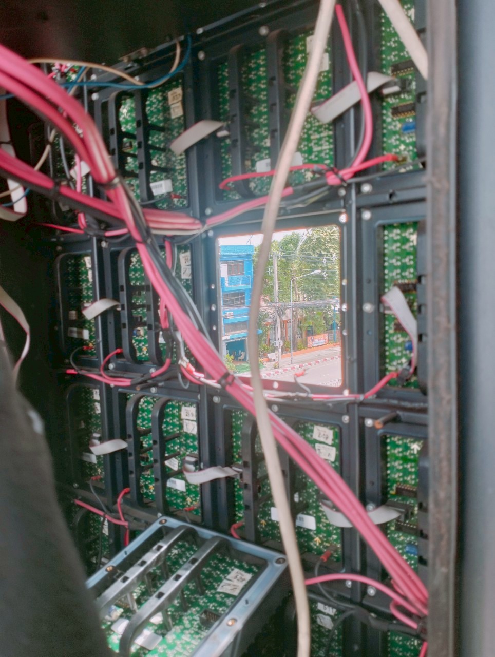 ทำการถอดโมดูลออกมาซ่อม