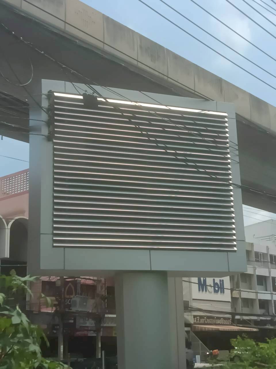 ทำการติดตั้งบานเกร็ดระบายอากาศ