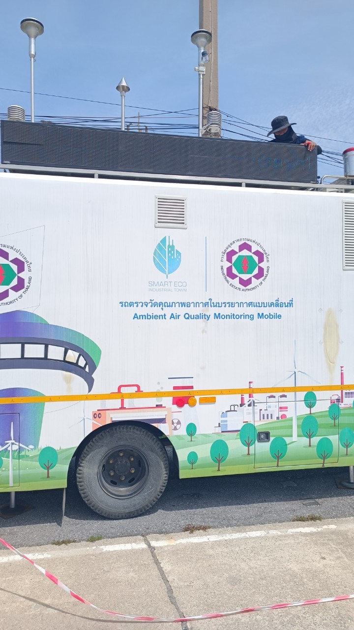 งานซ่อมเปลี่ยนจอประชาสัมพันธ์LED รถโมบายตรวจเช็คสาเคมีของกรมอุตสาหกรรมมาบตาพุต