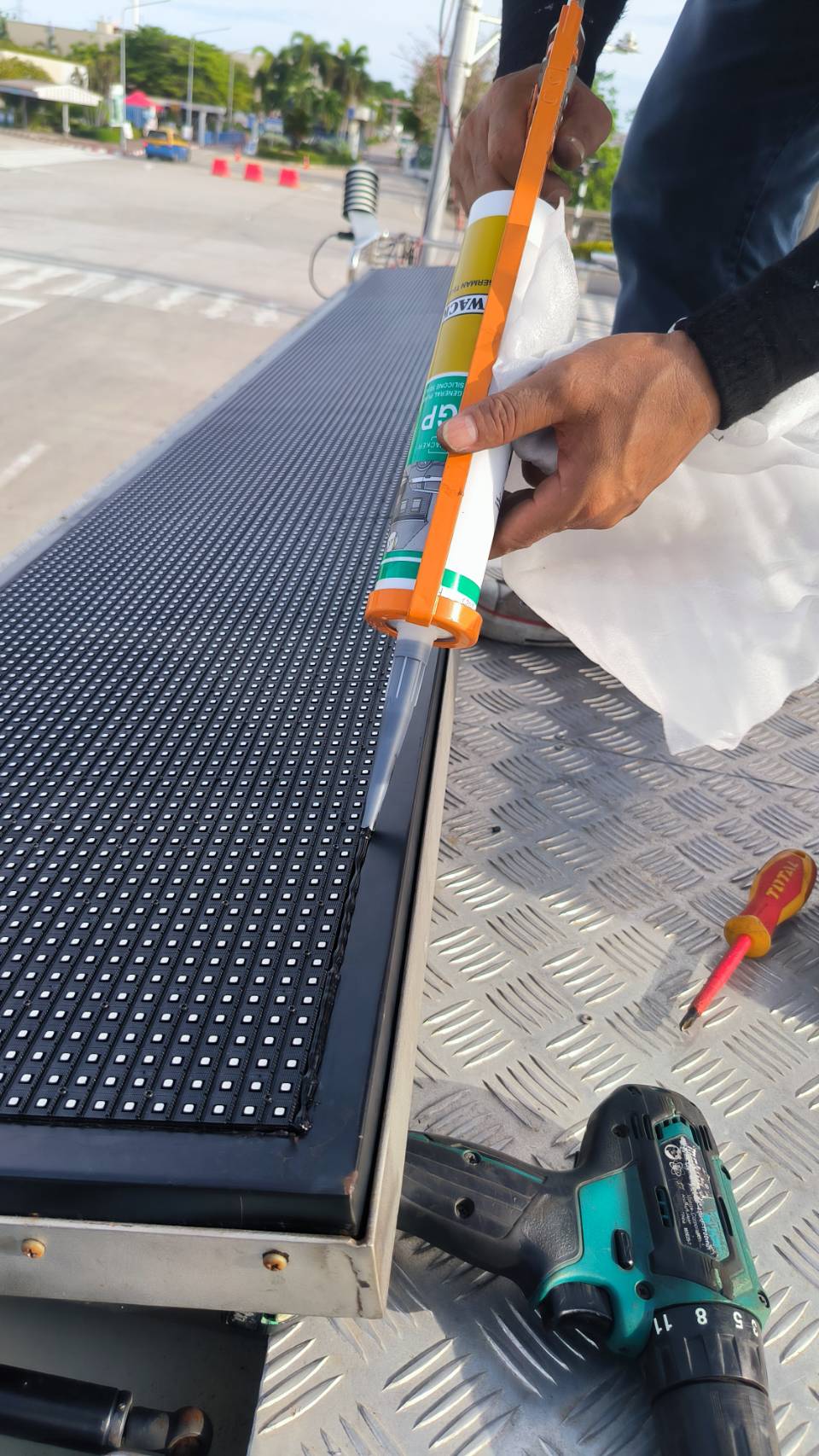 งานติดตั้ง/ดำเนินงาน