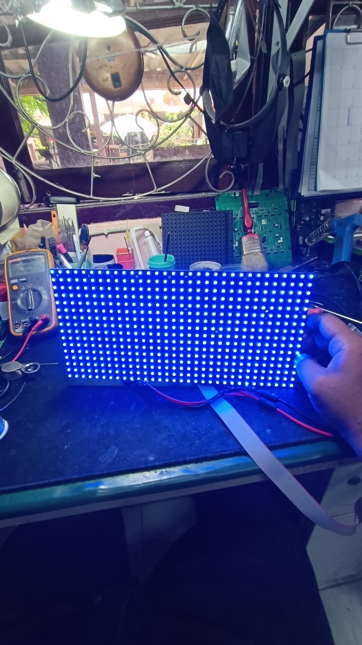 ทดสอบโมดูล LED ที่ได้รับการซ่อมแซมแล้ว ก่อนติดตั้งคืน