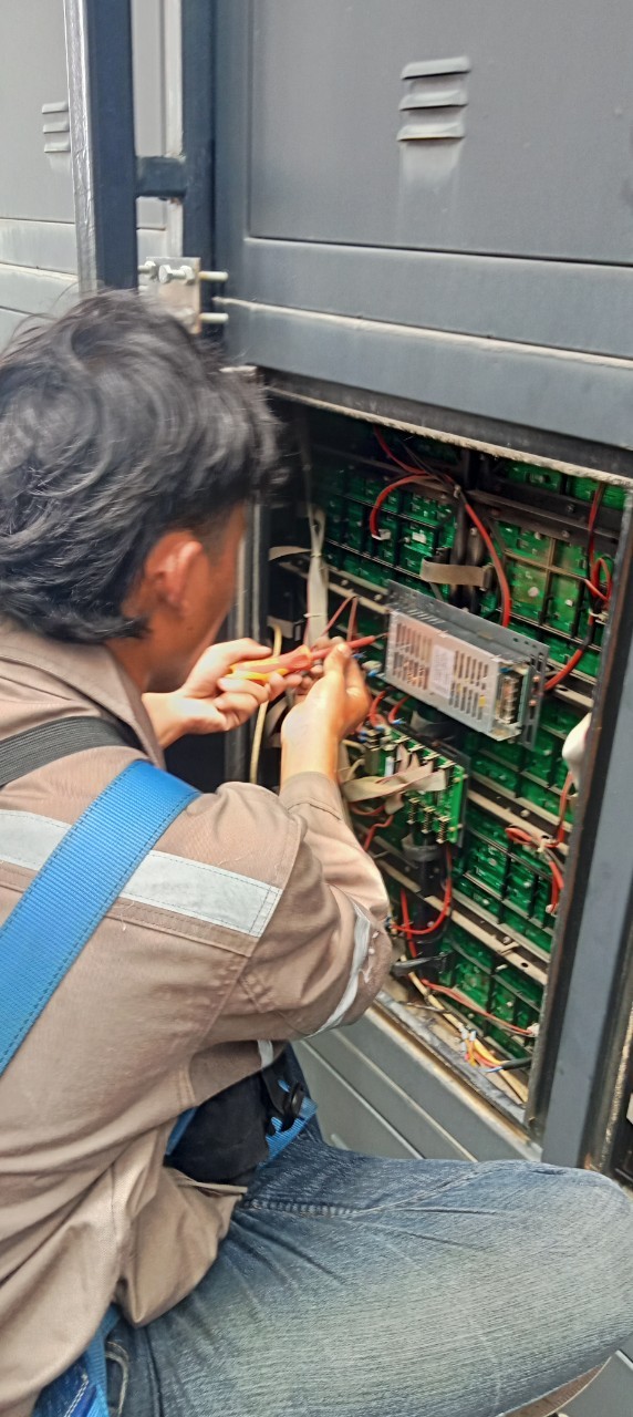 เปลี่ยนอะไหล่ทดแทนของเดิมที่เสียชำรุด